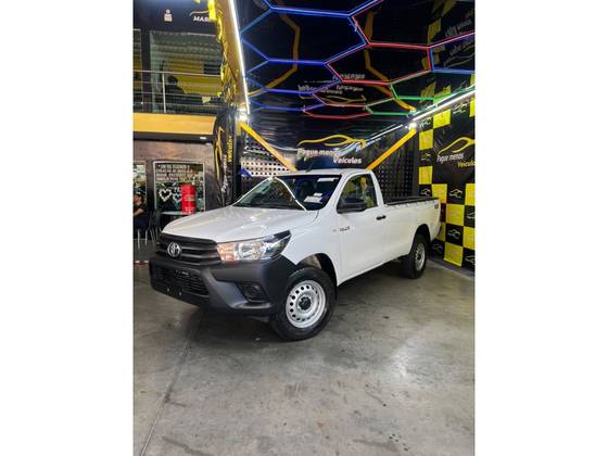 TOYOTA HILUX 2.8 D-4D TURBO DIESEL CS 4X4 AUTOMÁTICO TOYOTA HILUX 2.8 D-4D TURBO DIESEL CS 4X4 AUTOMÁTICO